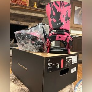 NIB- 2023 Burton Lexa Re:flex snowboard binding-women’s large